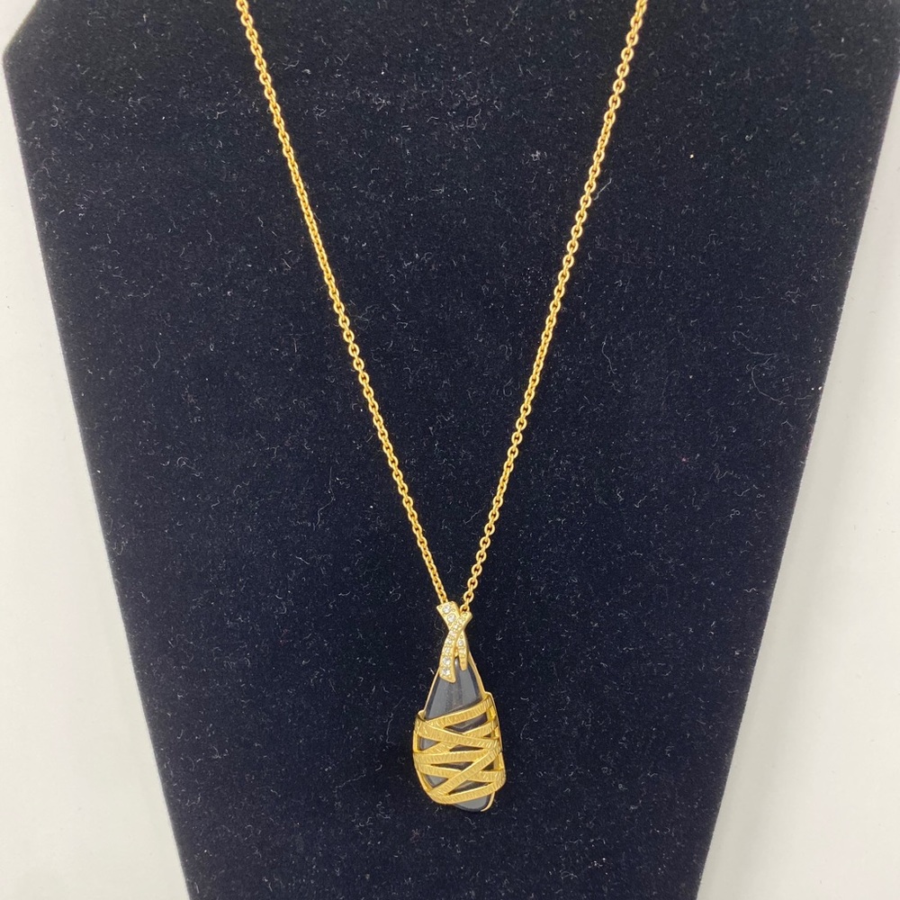 Stunning Black & Gold Pendant Necklace - Picture 3 of 7